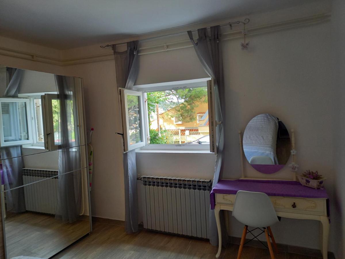 Apartment Senka Mali Losinj Exterior photo