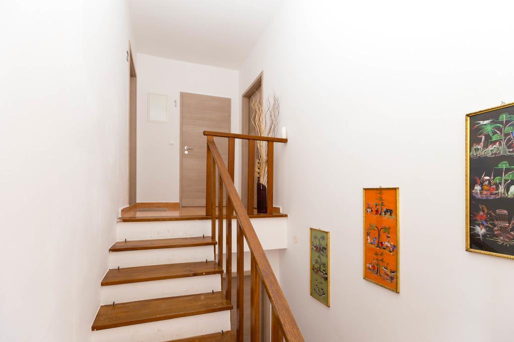 Apartment Senka Mali Losinj Exterior photo