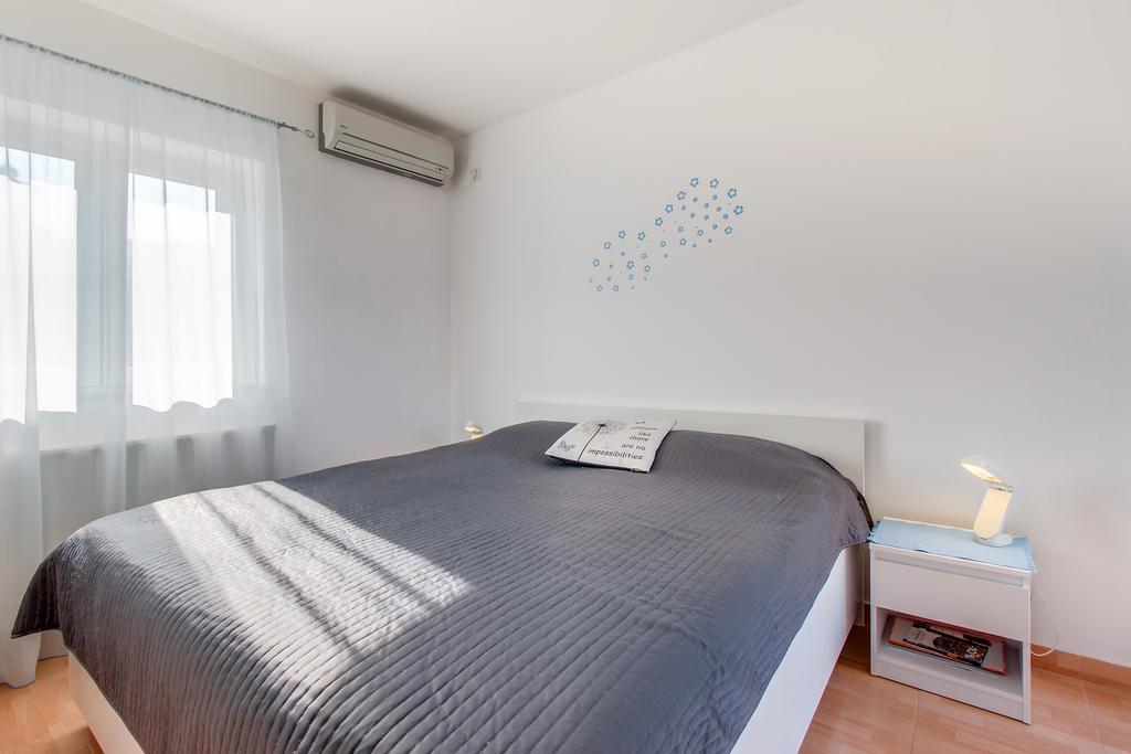 Apartment Senka Mali Losinj Exterior photo