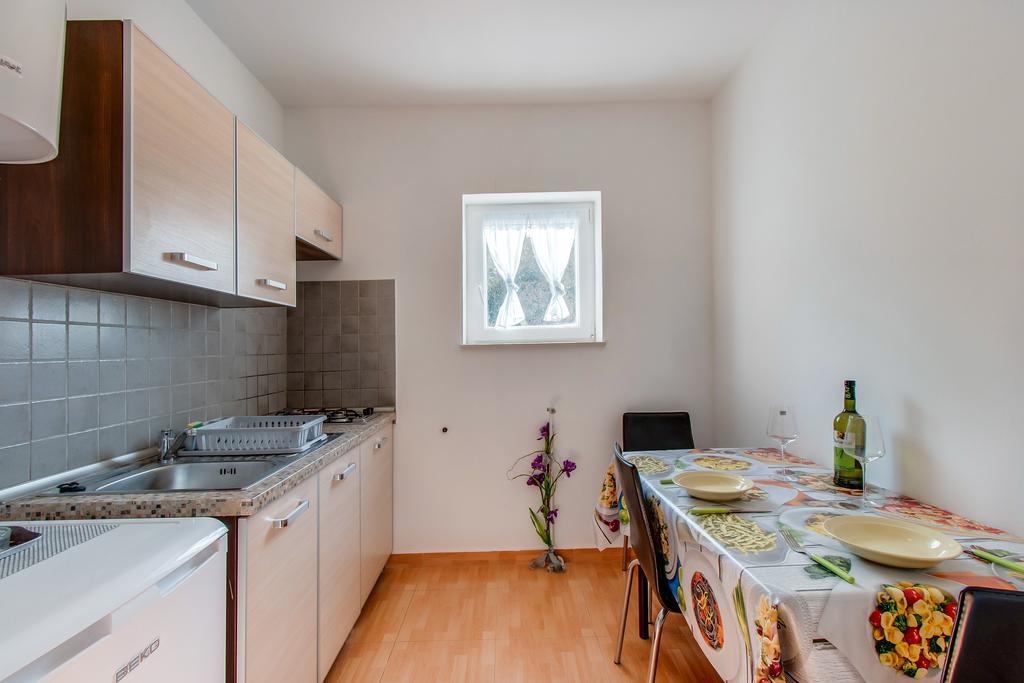 Apartment Senka Mali Losinj Exterior photo