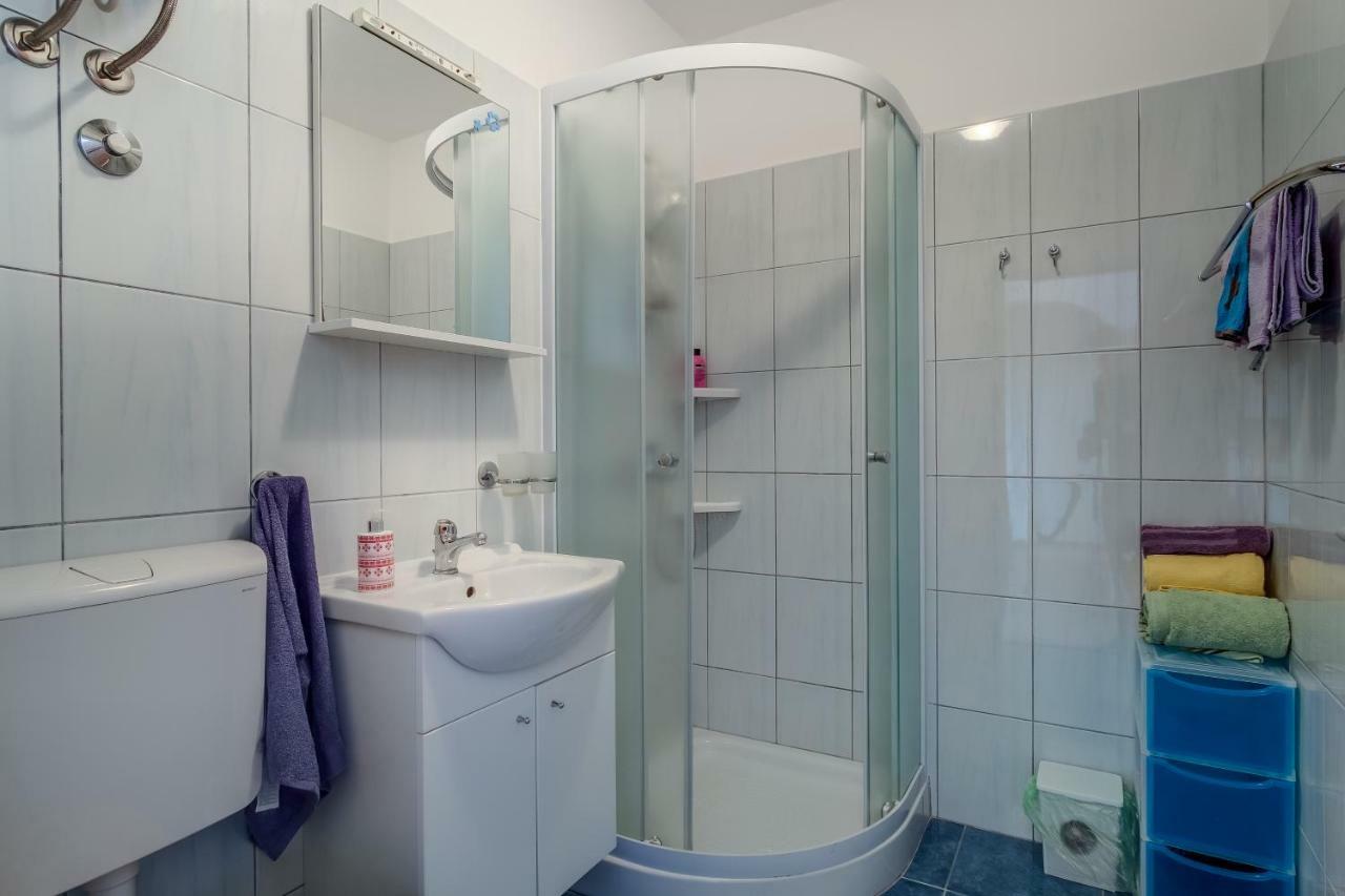 Apartment Senka Mali Losinj Exterior photo