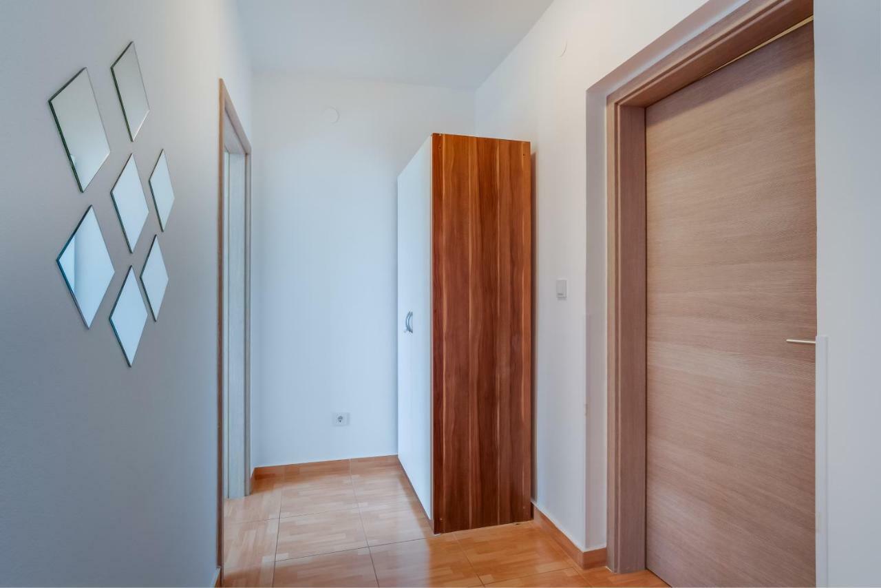 Apartment Senka Mali Losinj Exterior photo