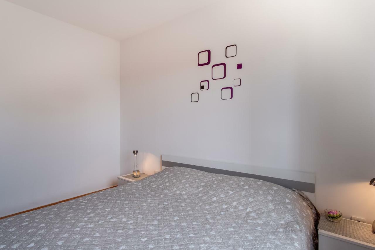 Apartment Senka Mali Losinj Exterior photo