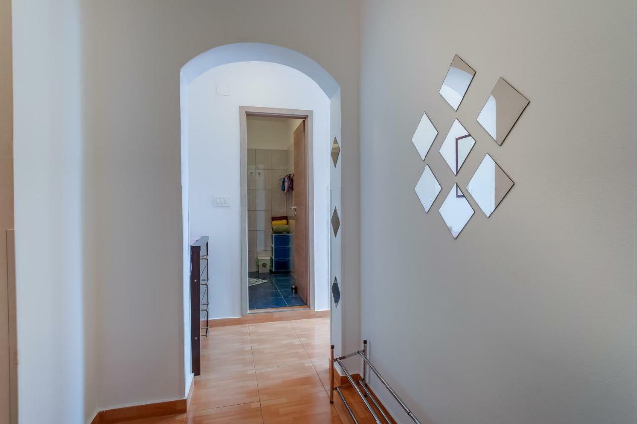 Apartment Senka Mali Losinj Exterior photo